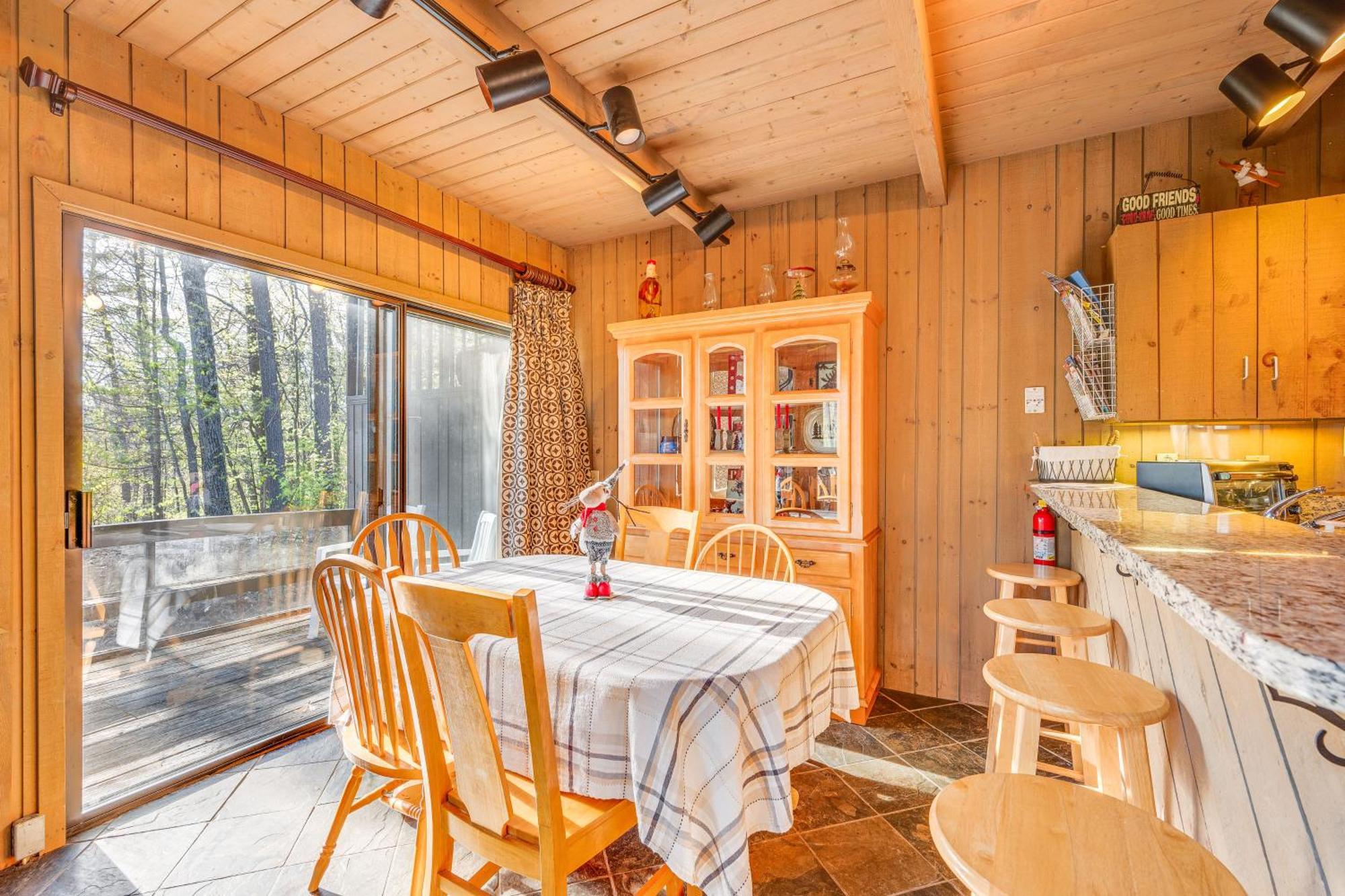 All-Season Conway Condo With Gas Grill! North Conway Exterior photo